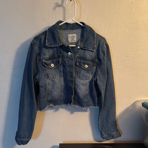 Love Tree Jackets & Blazers - Love Tree Denim Cropped Jacket Size Large ♥️